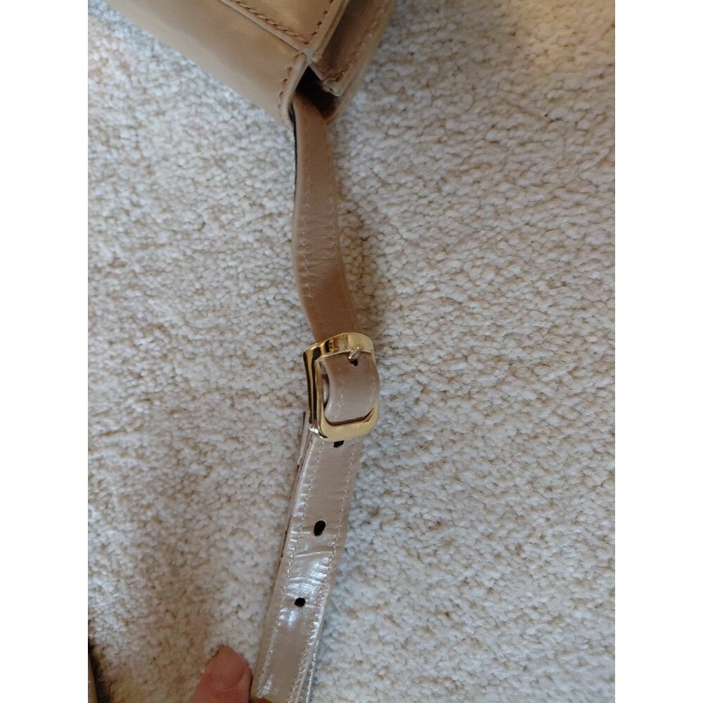 Bruno Magli Vintage Patent Leather Envelope Crossbody Purse Beige Brown - Picture 5 of 10
